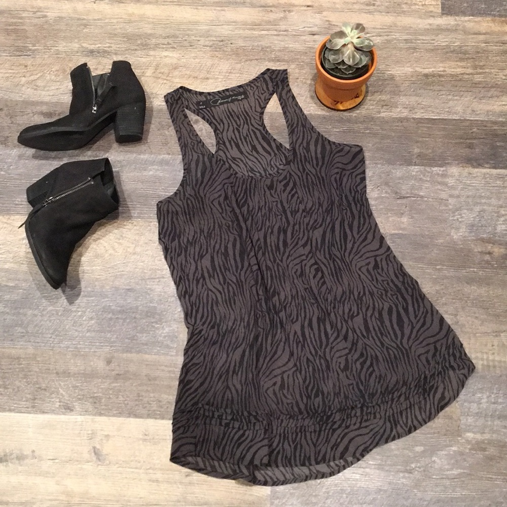 🌻NWOT- Zebra Print Chiffon Tank🌻
